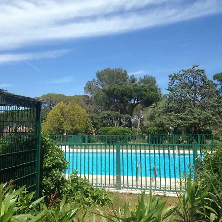 Daire Agreable Proche Sttropez Piscine Et Tennis *